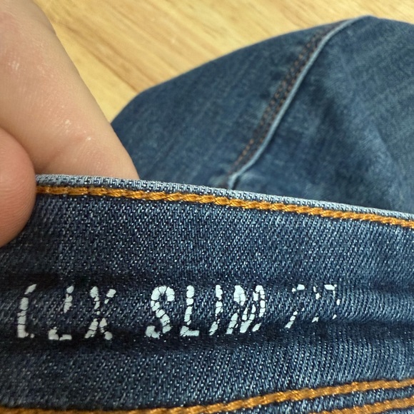 DUER Men's Slim Fit Dark Blue Jeans - Picture 5 of 5